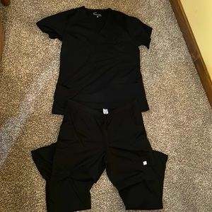 Butter-soft stretch women’s black scrub set size L